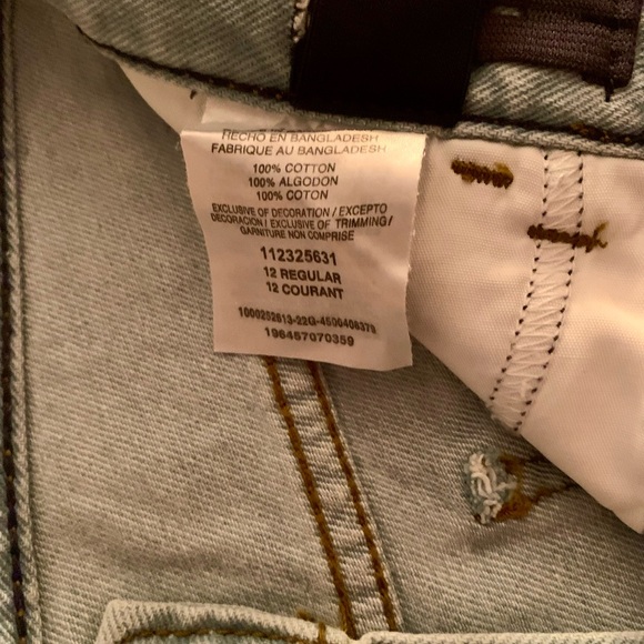 Wrangler Light Wash Denim Jeans - Picture 6 of 6